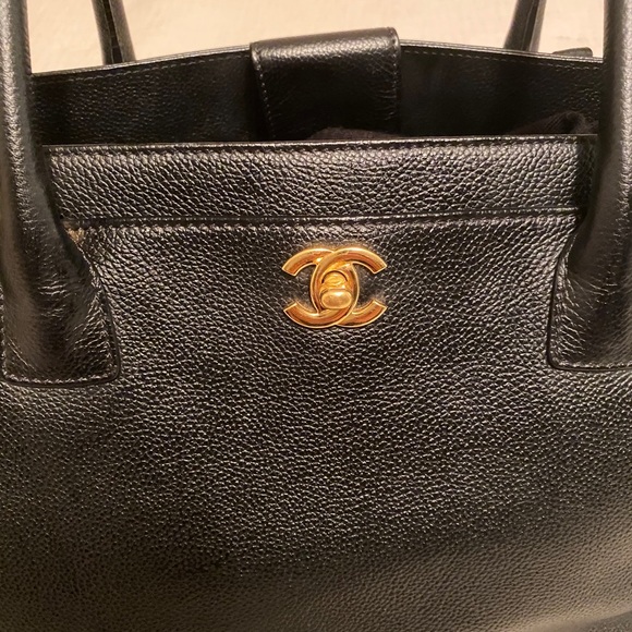 CHANEL Calfskin Serf Executive Shopper Tote Black - Picture 4 of 11